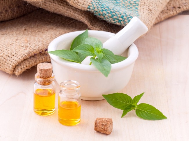 Prendre soin de sa peau avec l'huile de ricin